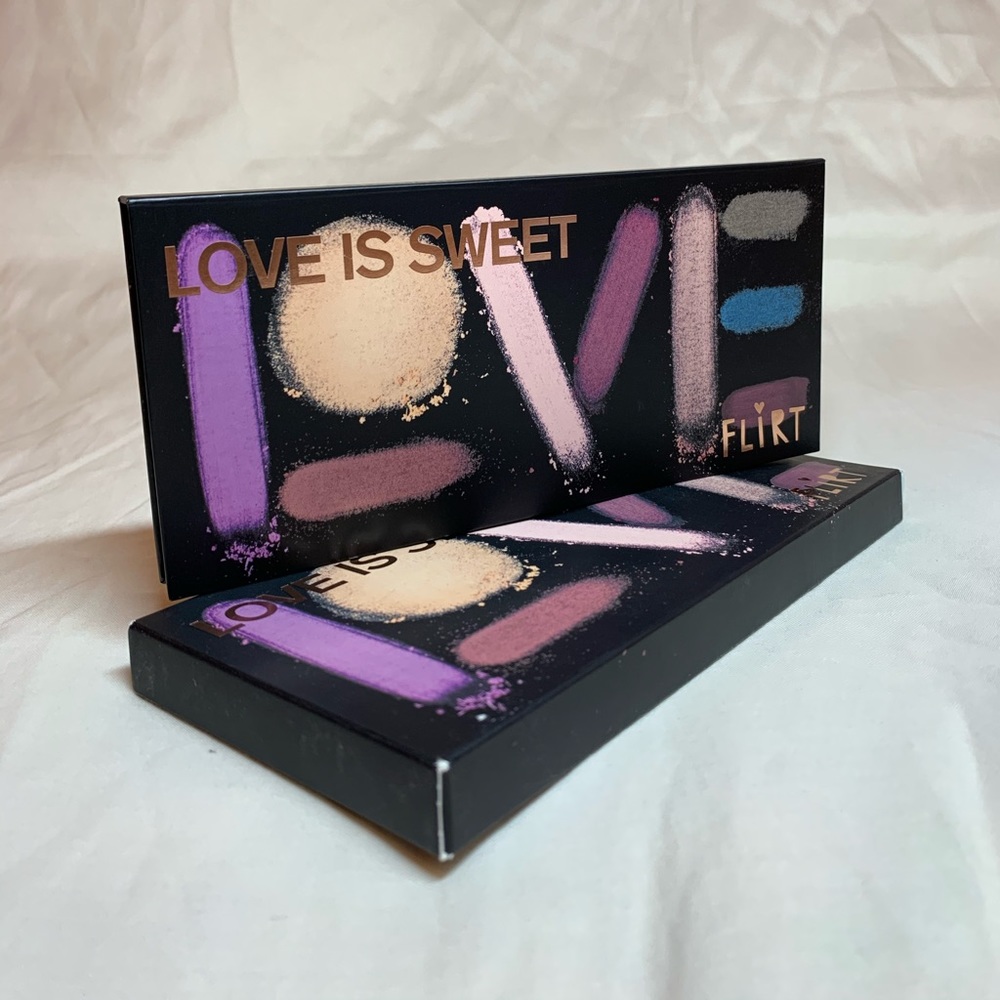 Flirt Love is Sweet Eyeshadow Palette